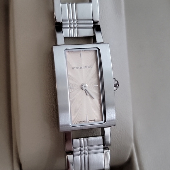 Burberry women's stainless steel watch - Picture 3 of 8